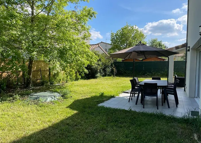 Les De Castel - Les Chenes בית נופש *